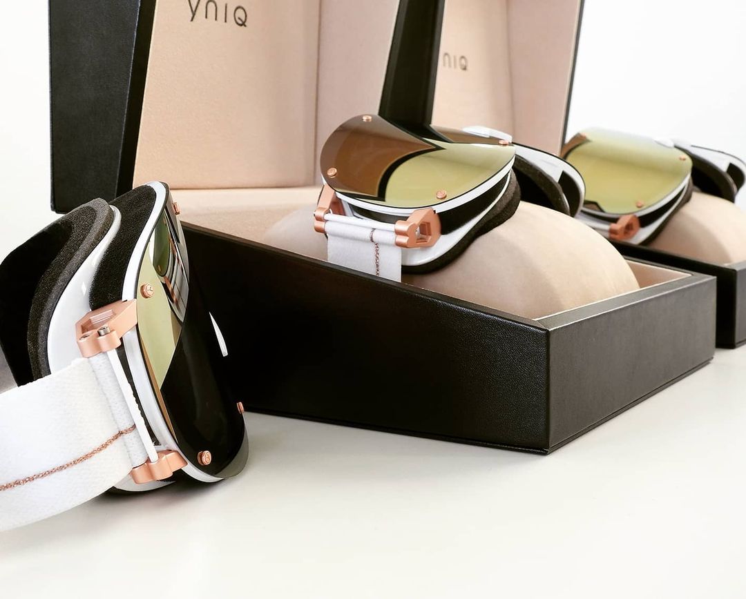 YNIQ MODEL FOUR - WHITE GOLD | BROWN LENS